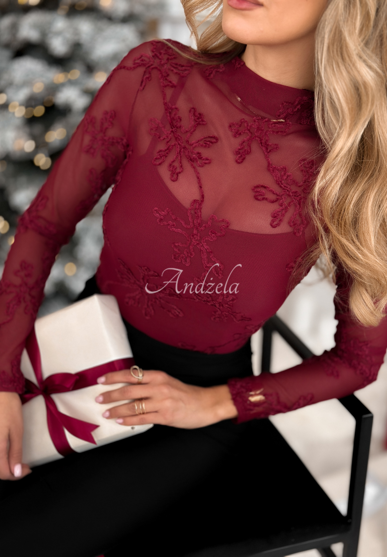 Sieťkovaná blúzka s výšivkami Go On A Date červená