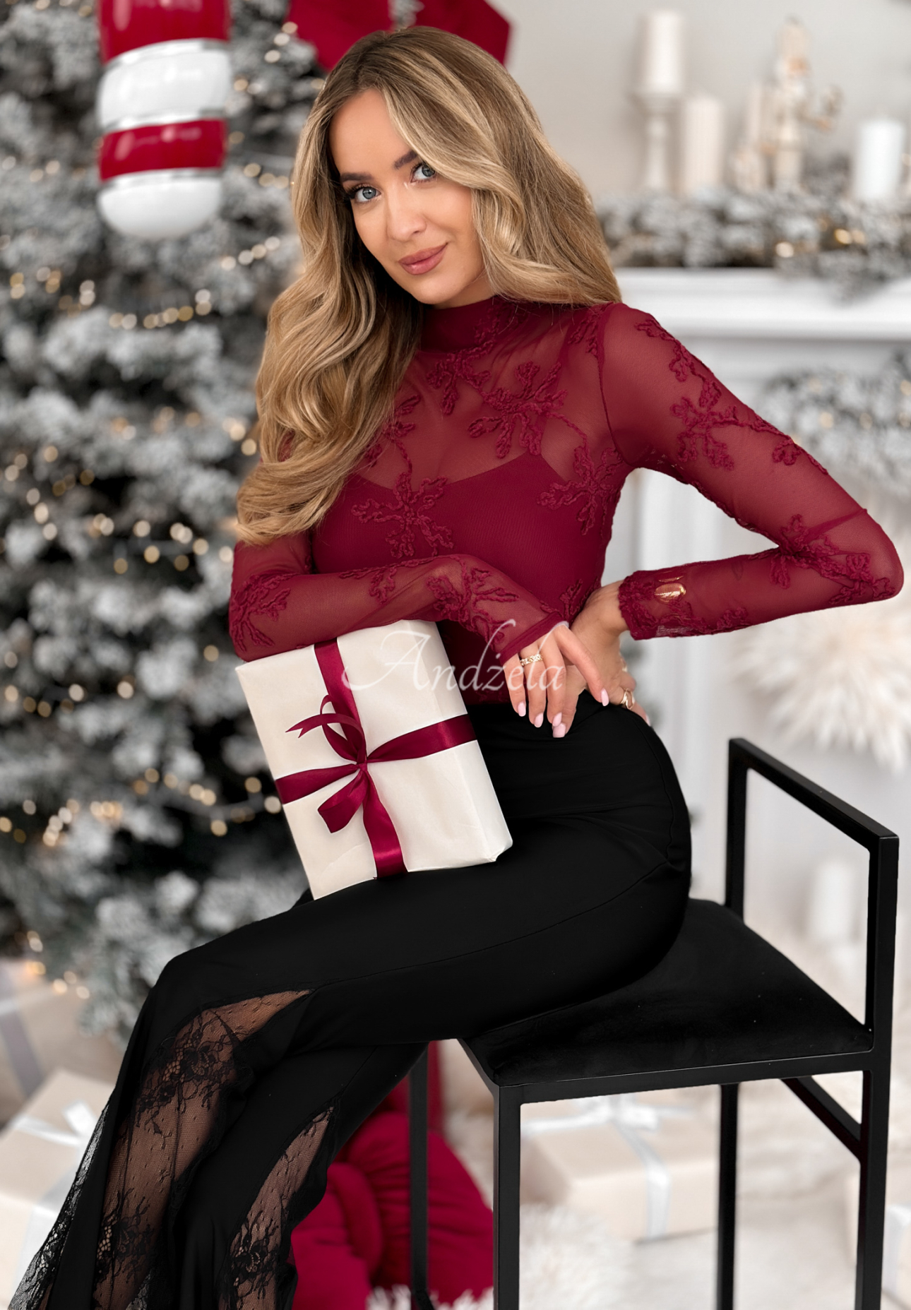 Sieťkovaná blúzka s výšivkami Go On A Date červená