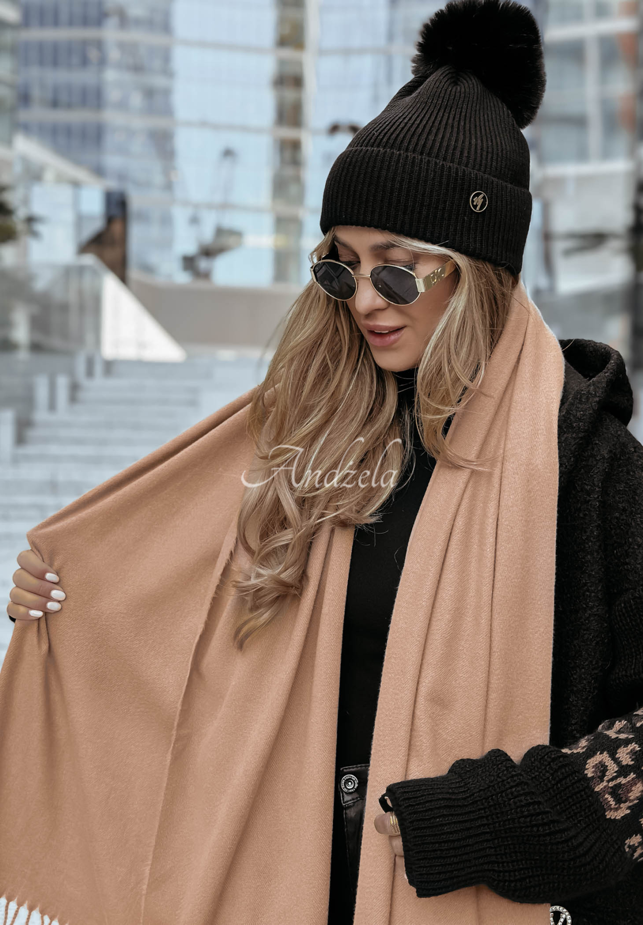 Šál so strapcami Closer To Heaven béžový