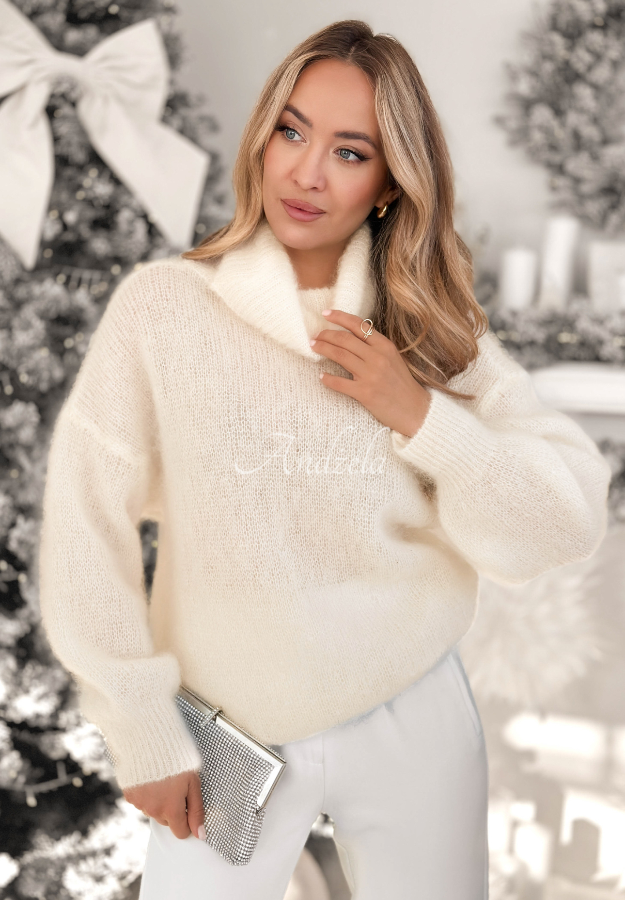 Mohérový sveter s rolákom Fireplace Stories ecru