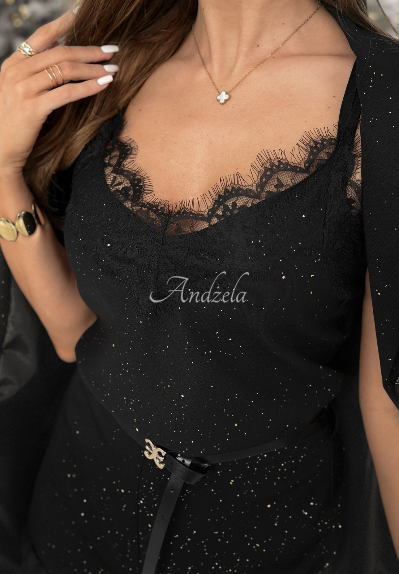 Lesklý top na ramienkach s čipkou Shine &amp; Sparkle čierne