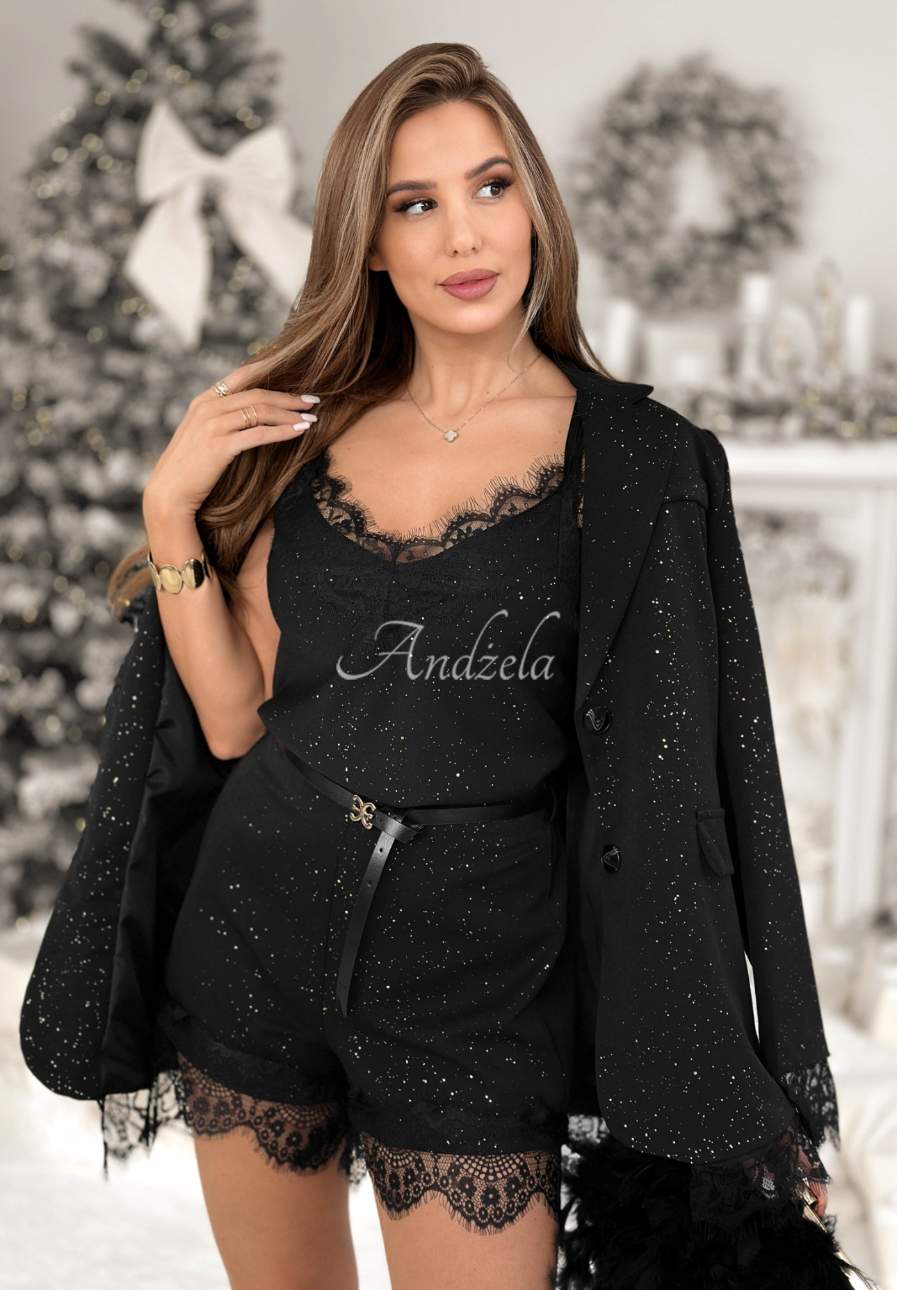 Lesklý top na ramienkach s čipkou Shine &amp; Sparkle čierne