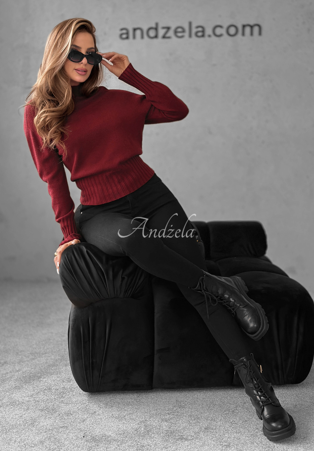 Krátky viskózový sveter s rolákom Single Snowflake bordová