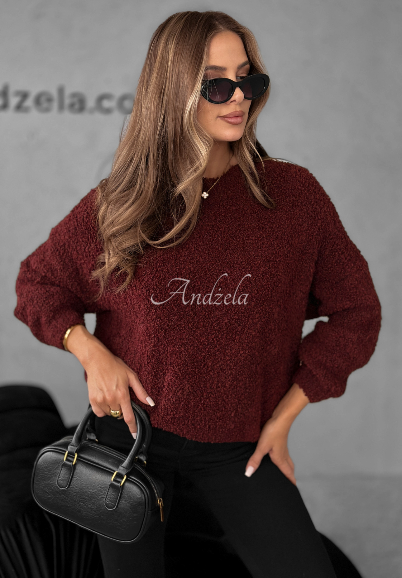 Sveter s mohérom a vlnou Cuddly Companion bordová