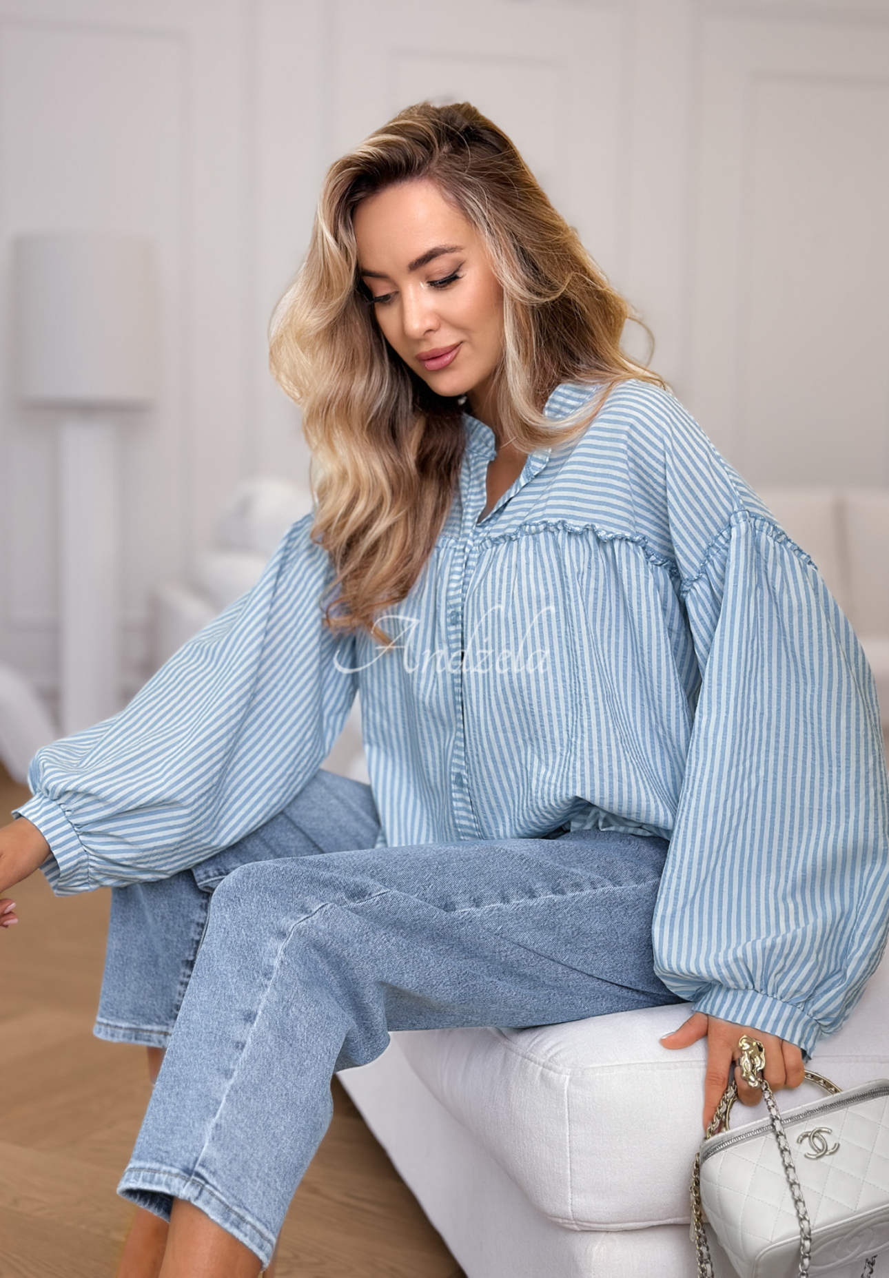 Bavlnená košeľa s naberanými rukávmi s pruhmi Pure Lines bielo-blankytná