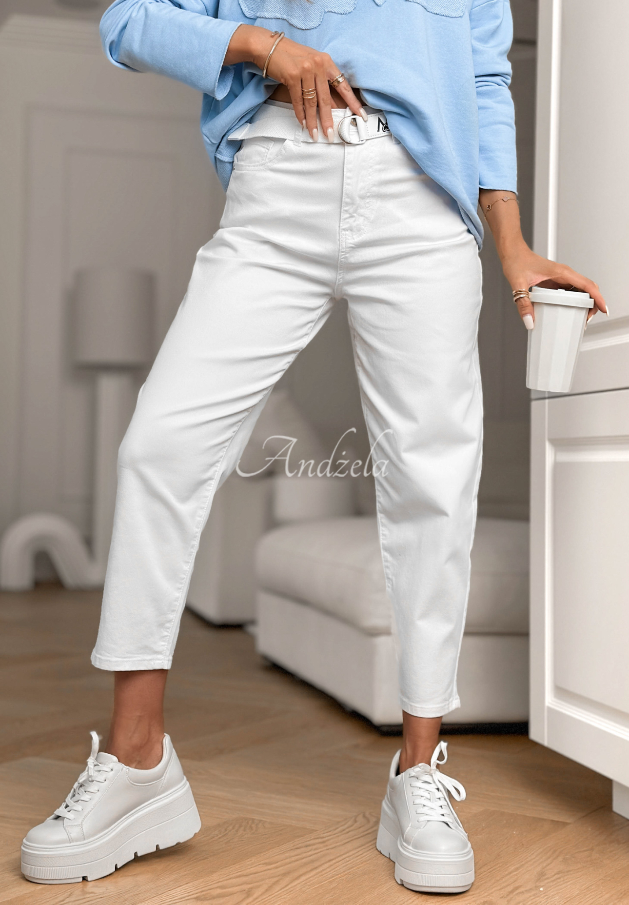 Džínsy mom fit s opaskom Know Nothing biele