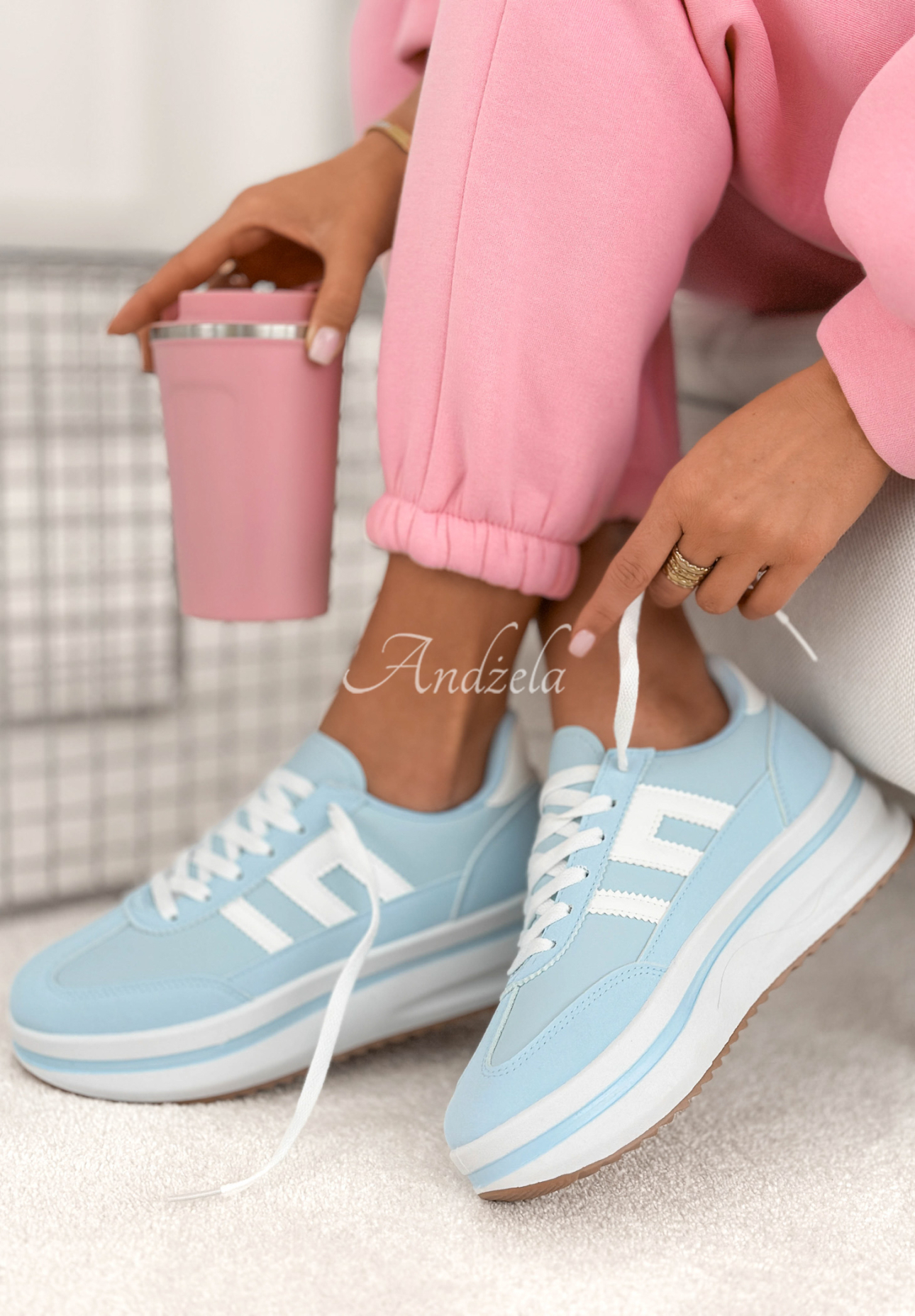 Tenisky Not Going Anywhere blankytné