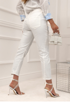 Nohavice džínosové z naszywkami Just Be Kind biele