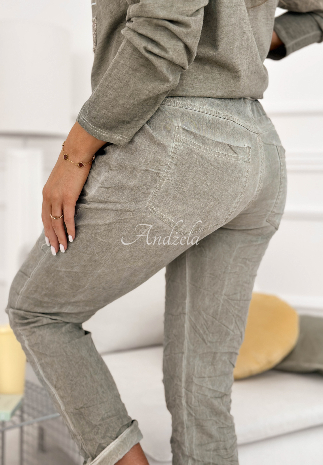 Látkové nohavice z viskózy s flitrami Perfectly Imperfect sivé