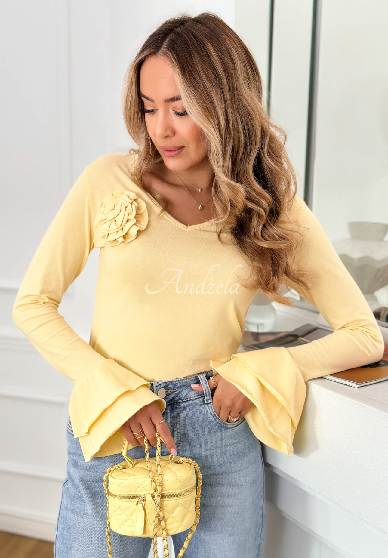 Bavlnená blúzka s ružou a volánikmi You Know Why žltá