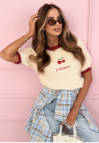 Sveter z haftowanymi wisienkami Cherry Pamour ecru