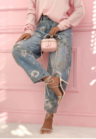 Nohavice džínosové mom fit w kwiecisty print Take Your Time modré