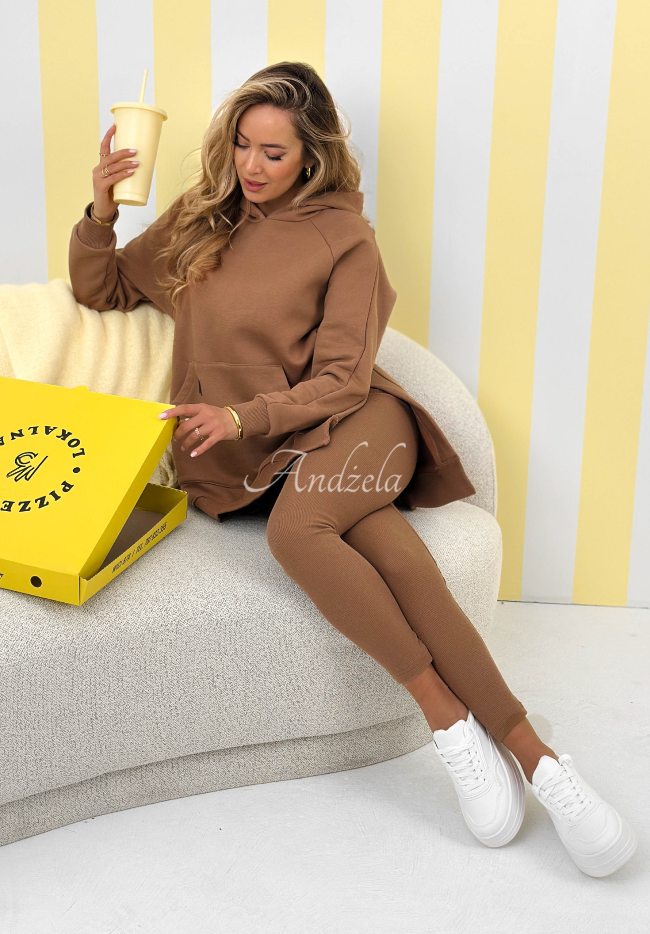 Mikina s vreckom s kapucňou Siempre ťavia