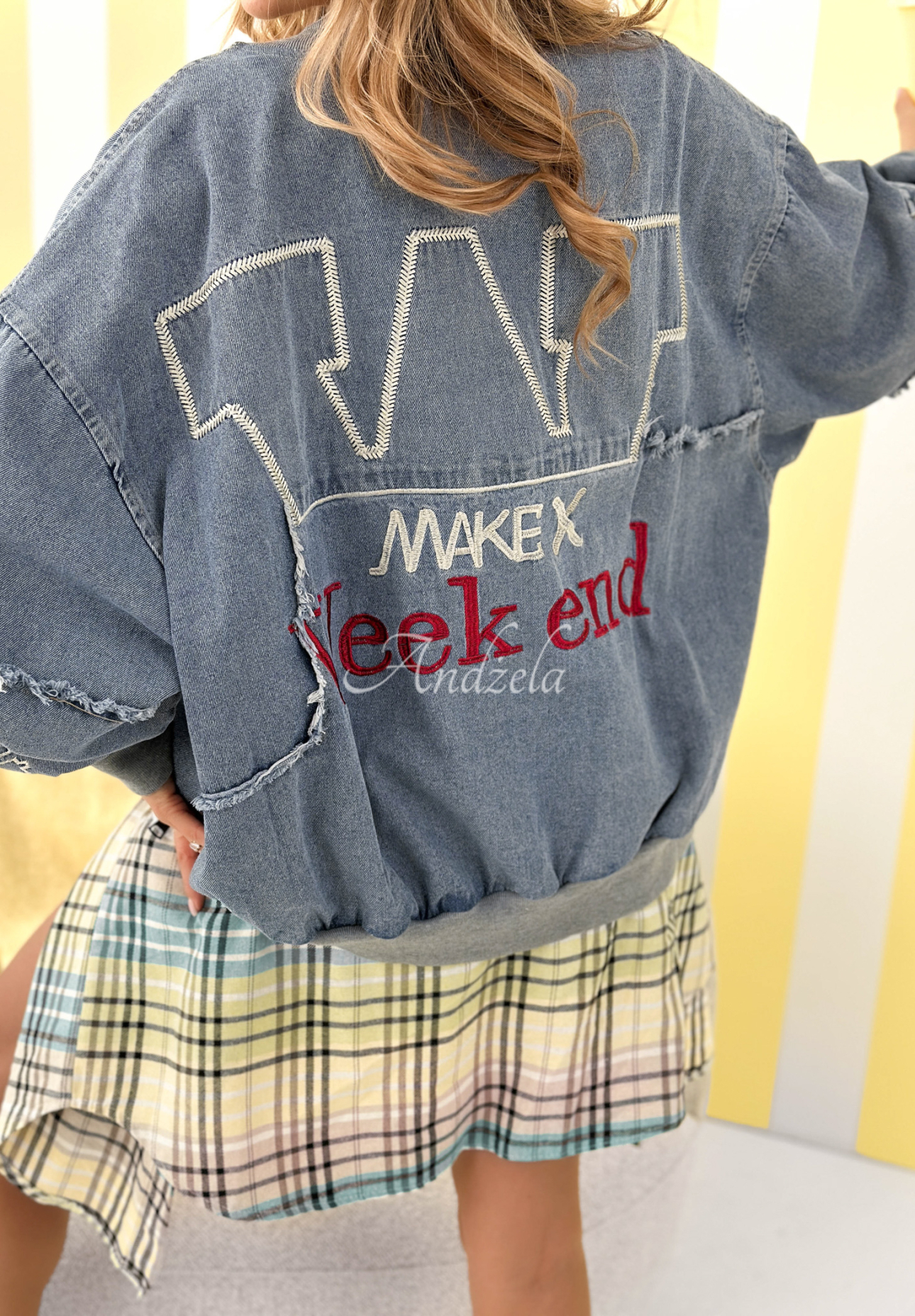 Oversize džínsová bunda s nášivkami Nothing Is Impossible  svetlomodrá