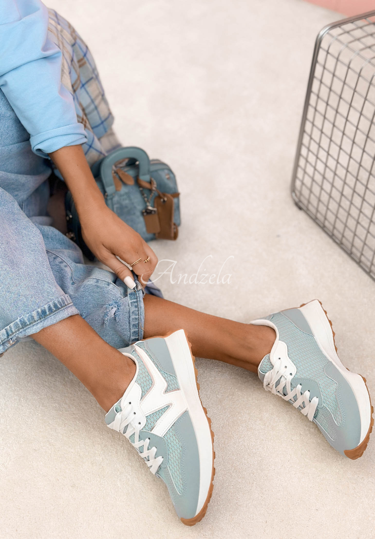 Tenisky Running Towards You blankytné