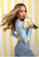 Kwiecista Blúzka z dekoltem Camellia fuchsiová