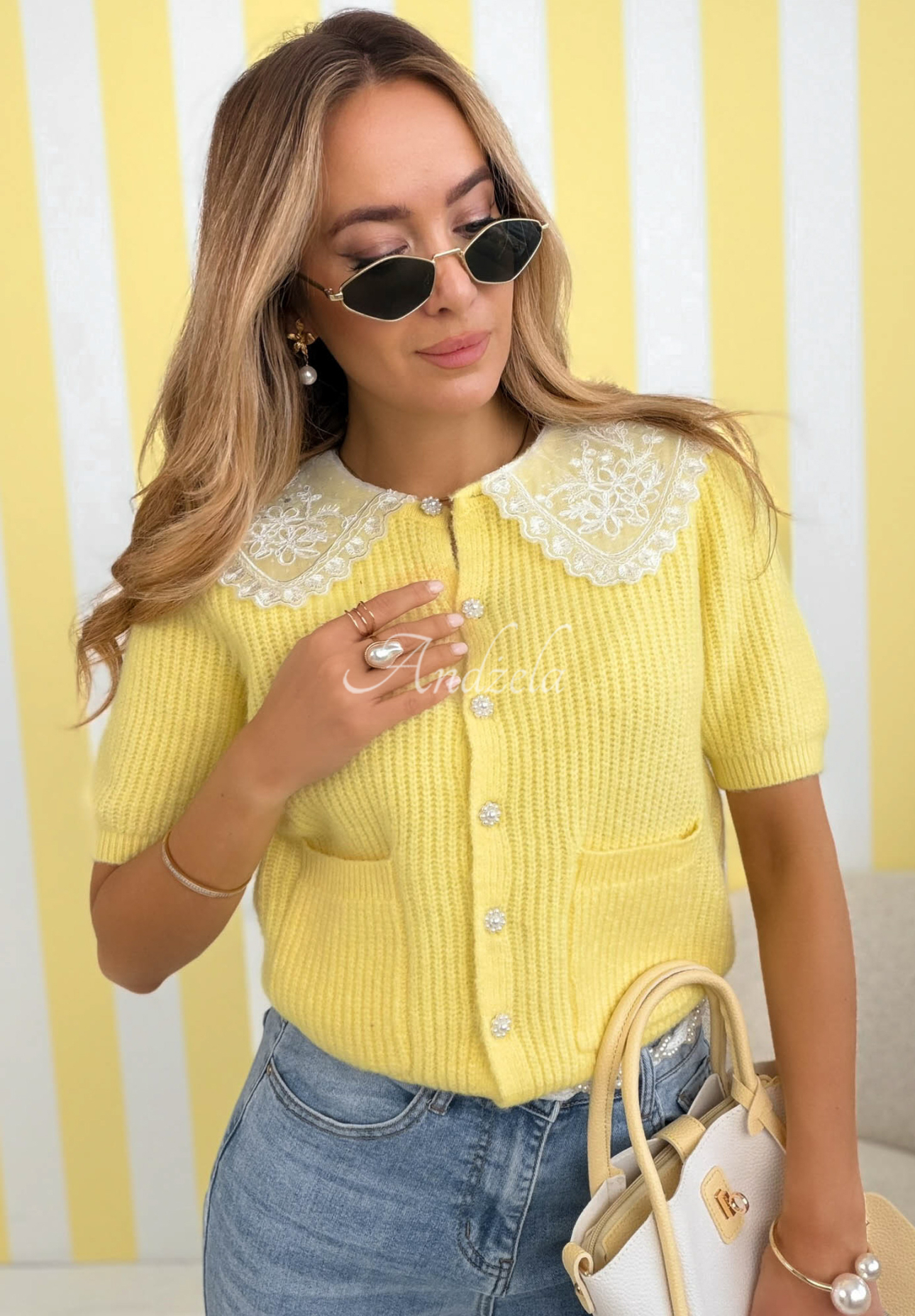 Sveter s čipkovaným golierom Oh Sweet Lace žltá