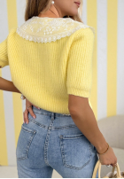 Sweterek z koronkowym kołnierzem Oh Sweet Lace blankytný