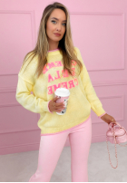 Sveter z napisami Creme De La Creme žltá