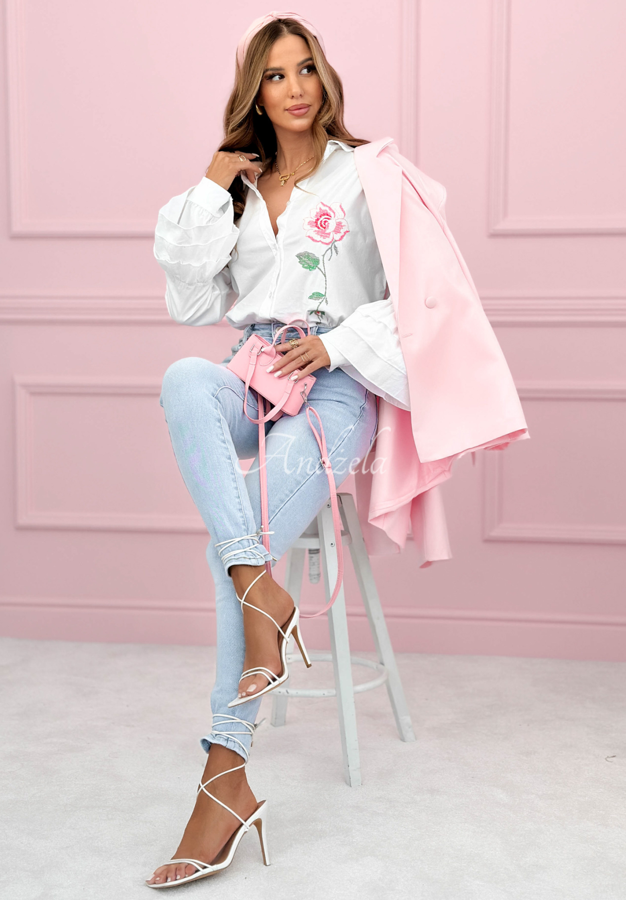 Bavlnená košeľa s volánikmi a vyšívanou ružou Rosy Declaration Biela