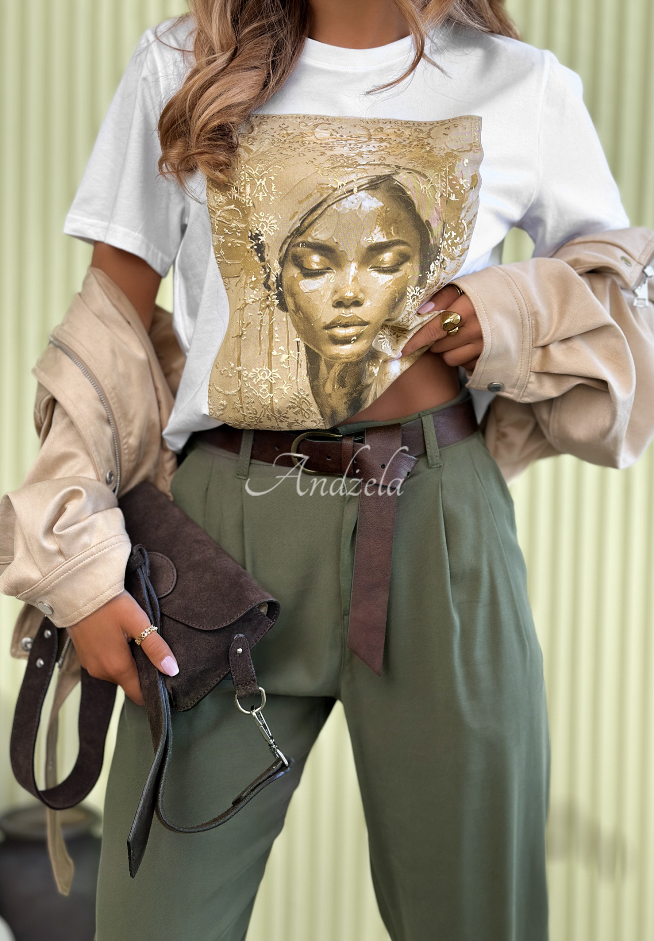 Elegantné nohavice mom fit z viskózy s opaskom Never Limit Yourslef khaki