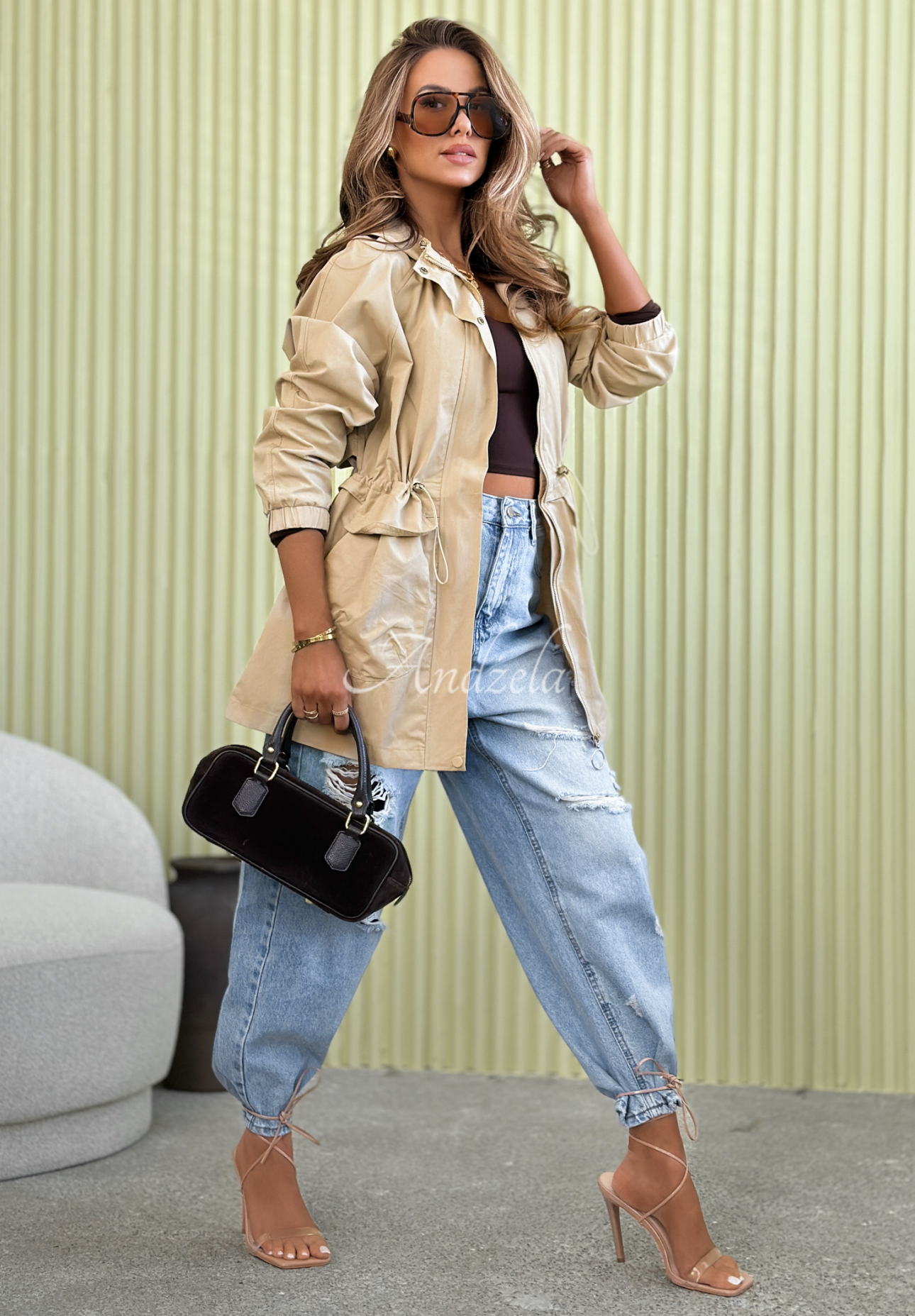 Ľahká bavlnená parka s kapucňou Look Beyond béžová