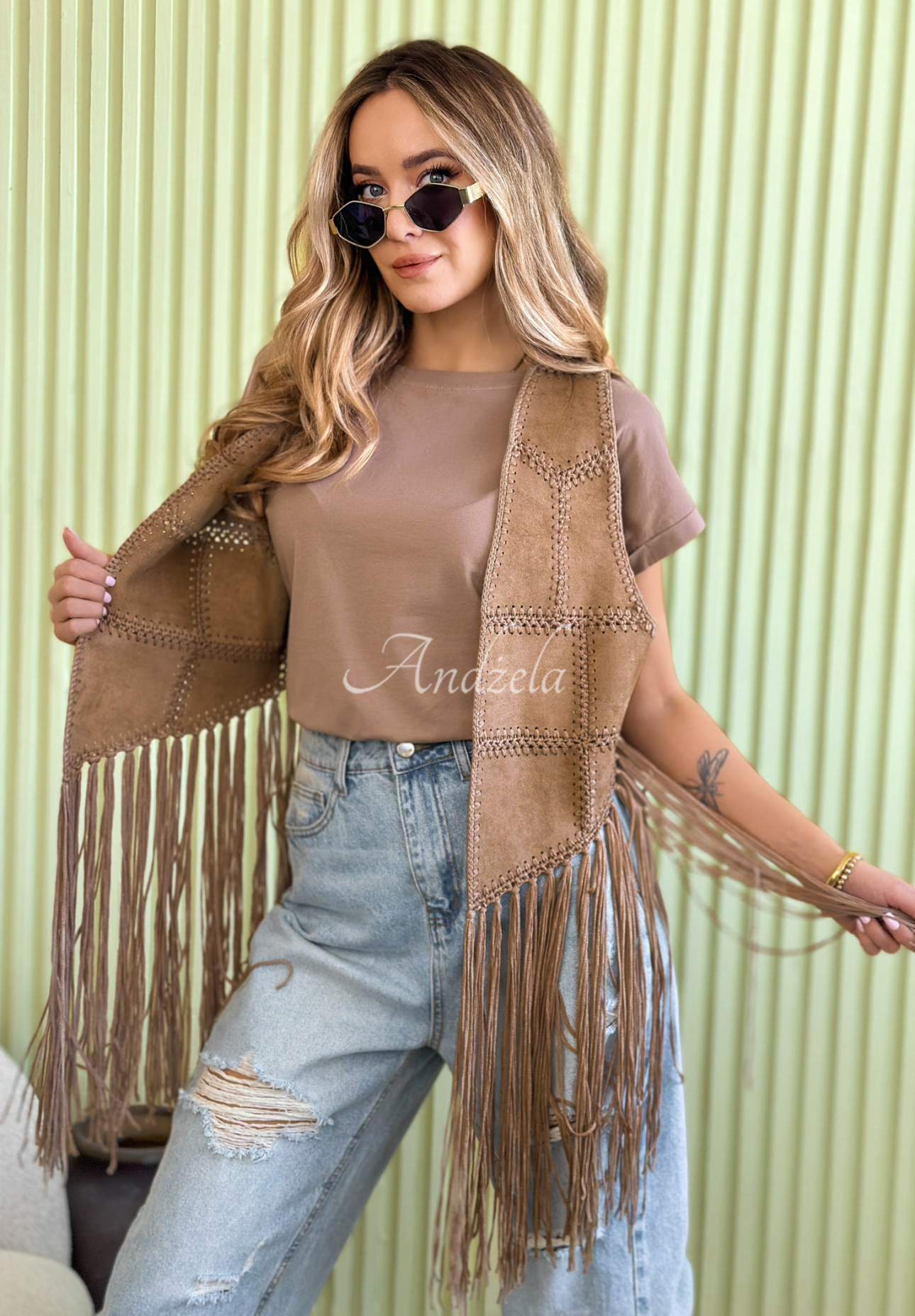 Semišová vesta so strapcami Rocky Mountain ťavia