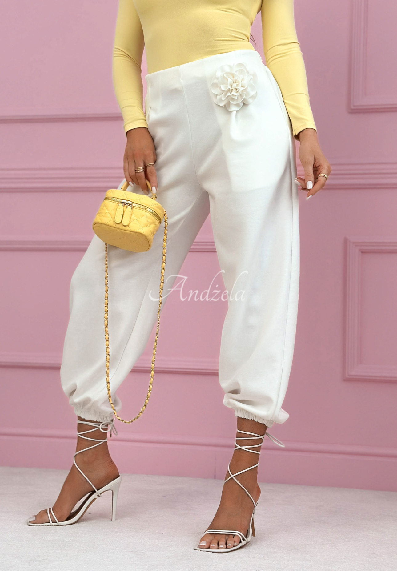 Viskózové teplákové nohavice s ružou Blossom Symphony ecru