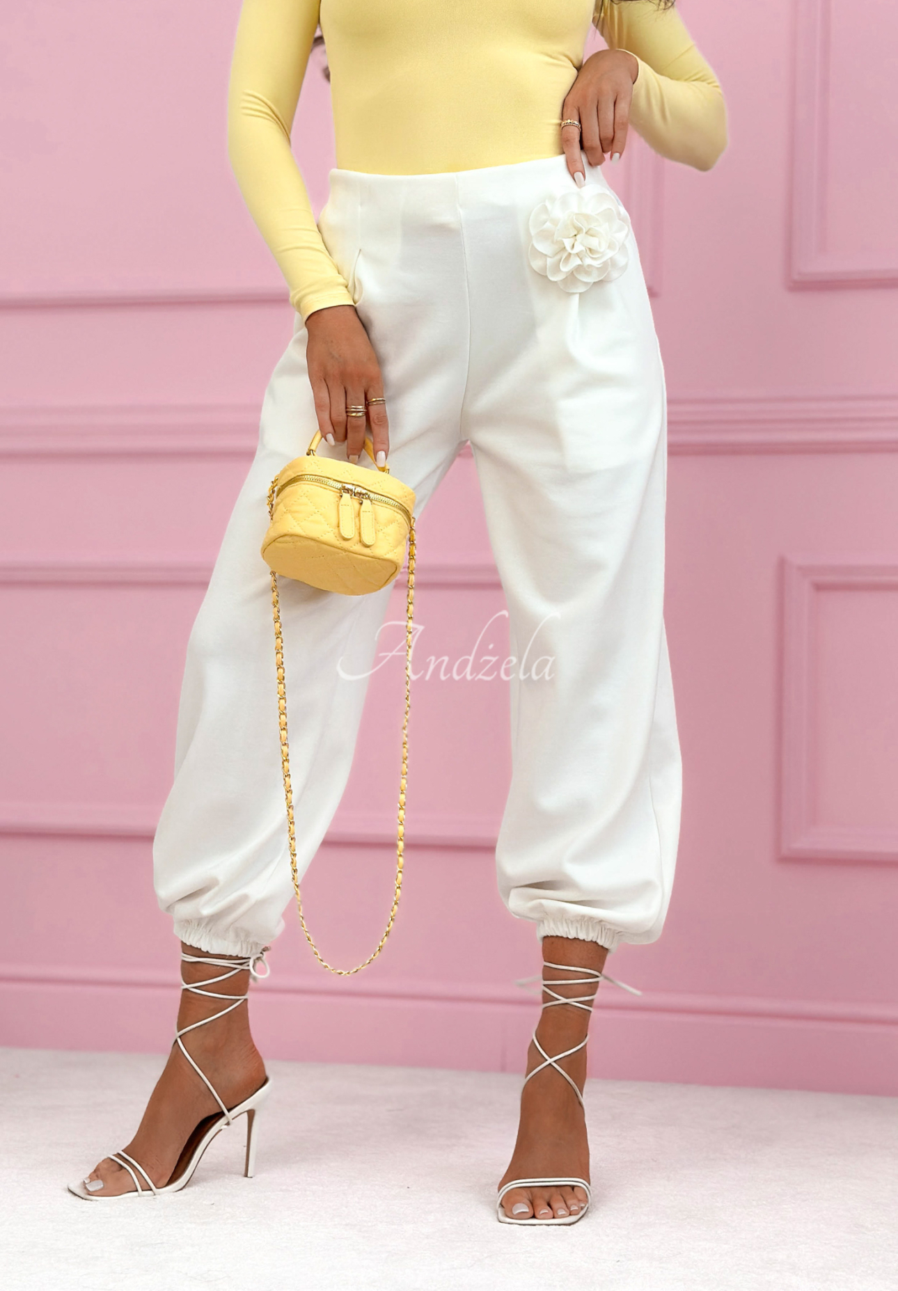 Viskózové teplákové nohavice s ružou Blossom Symphony ecru