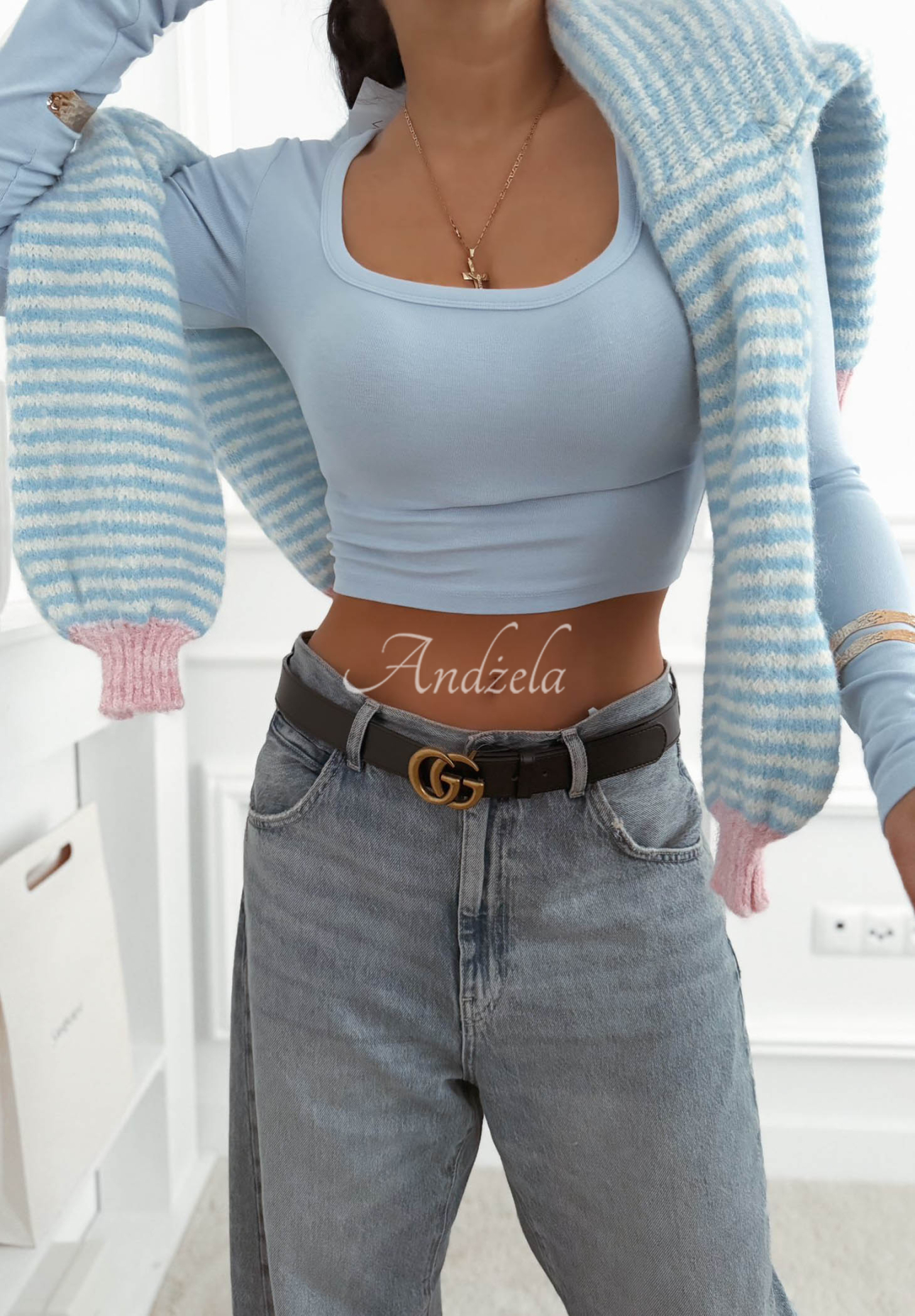 Krátka viskózová blúzka so štvorcovým výstrihom Wasn’t Ready blankytná