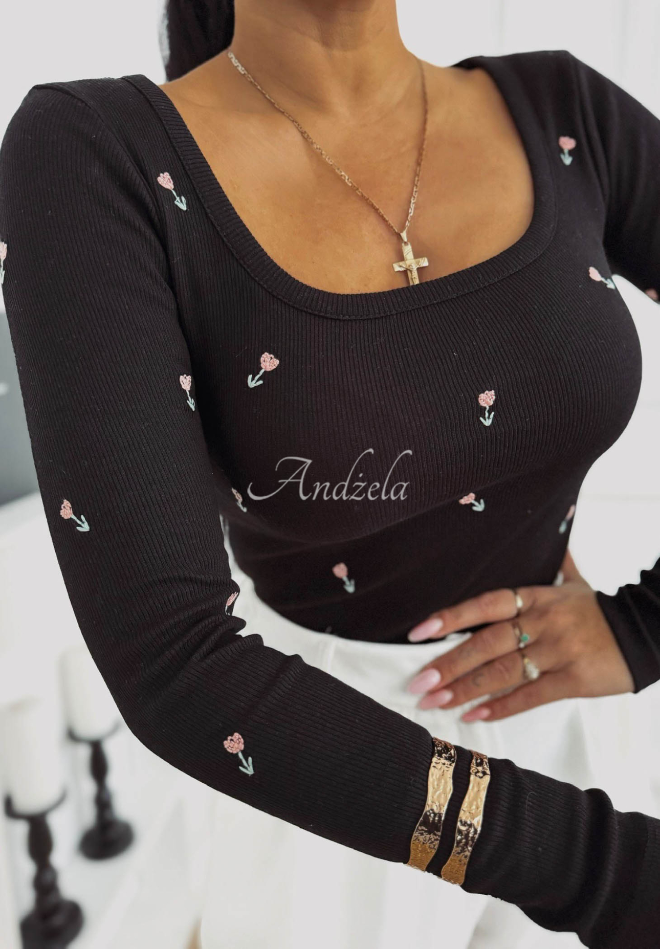 Rebrovaná kvetinová blúzka z bavlny Rosalie čierna