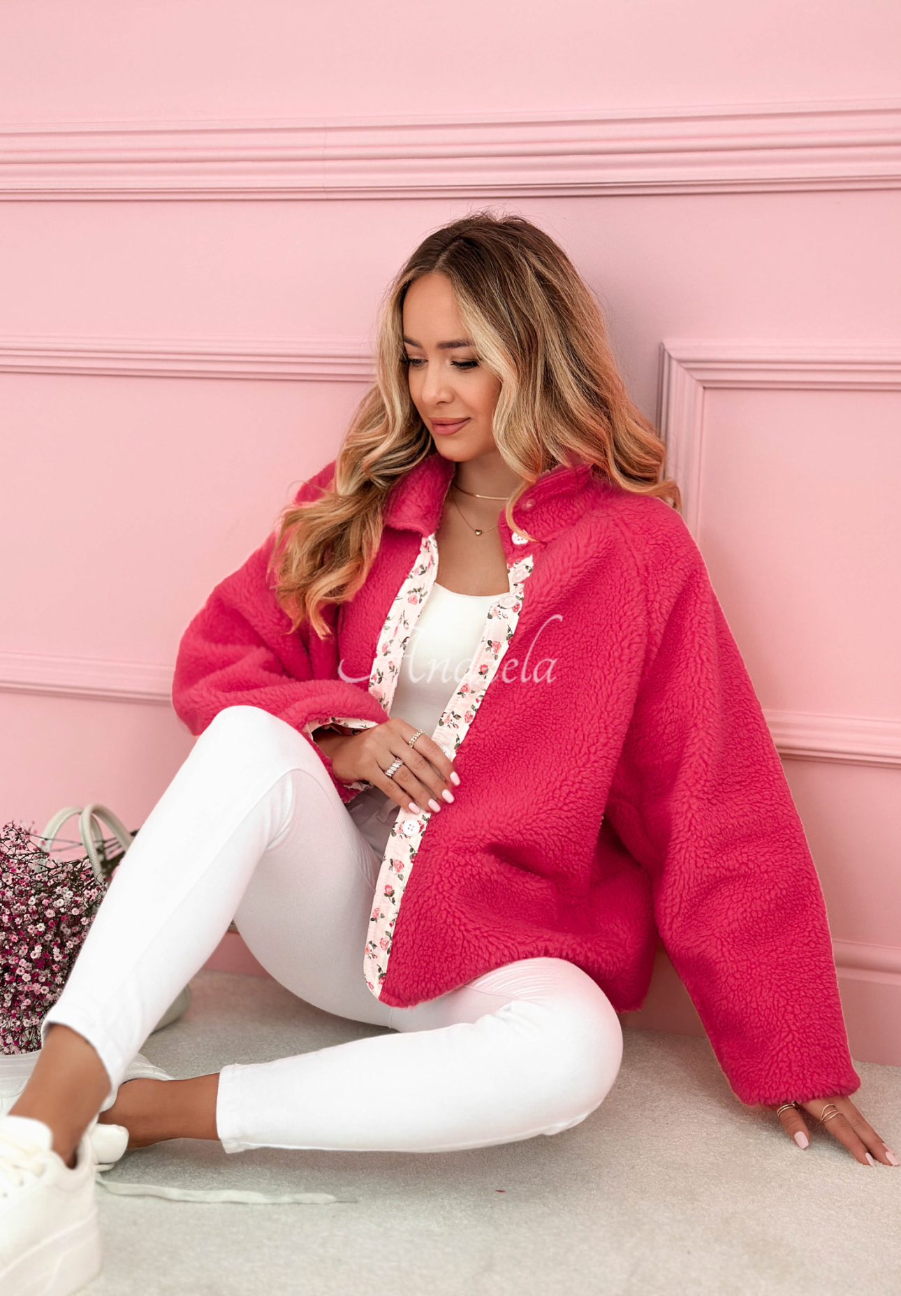 Krátka kožušinová bunda s kvetinovou podšívkou a vlnou Liliana fuchsiová