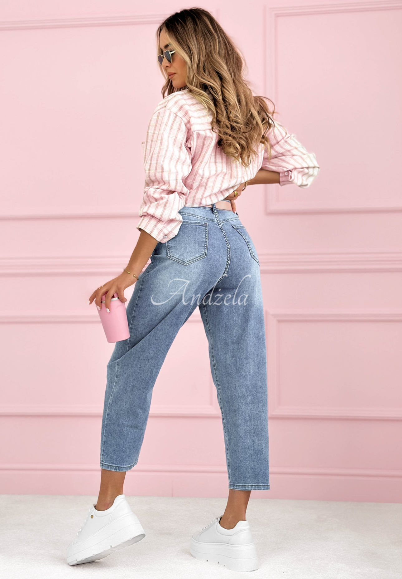 Džínsy mom fit Biggest Adventure modré