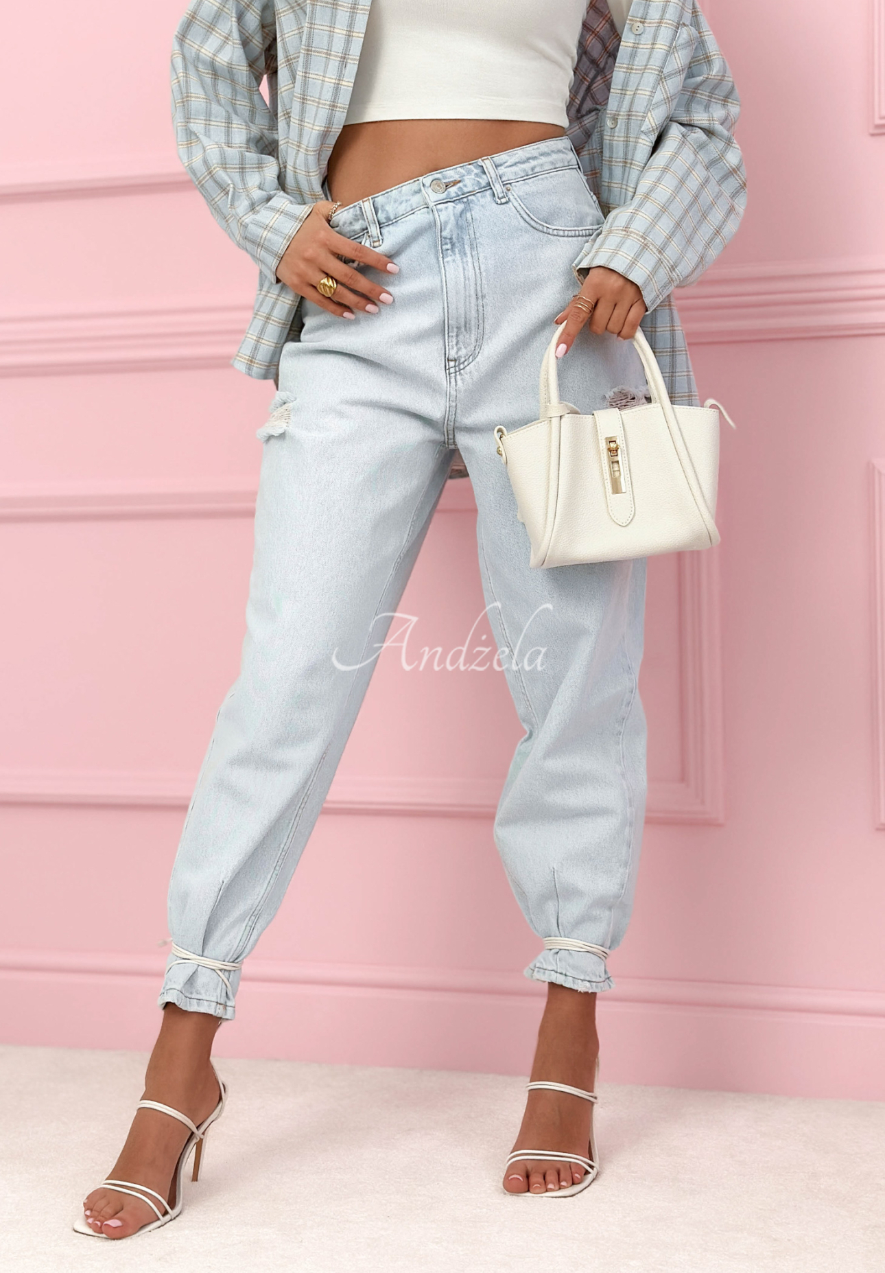 Mom fit džínsy s odreninami Socorro svetlomodré