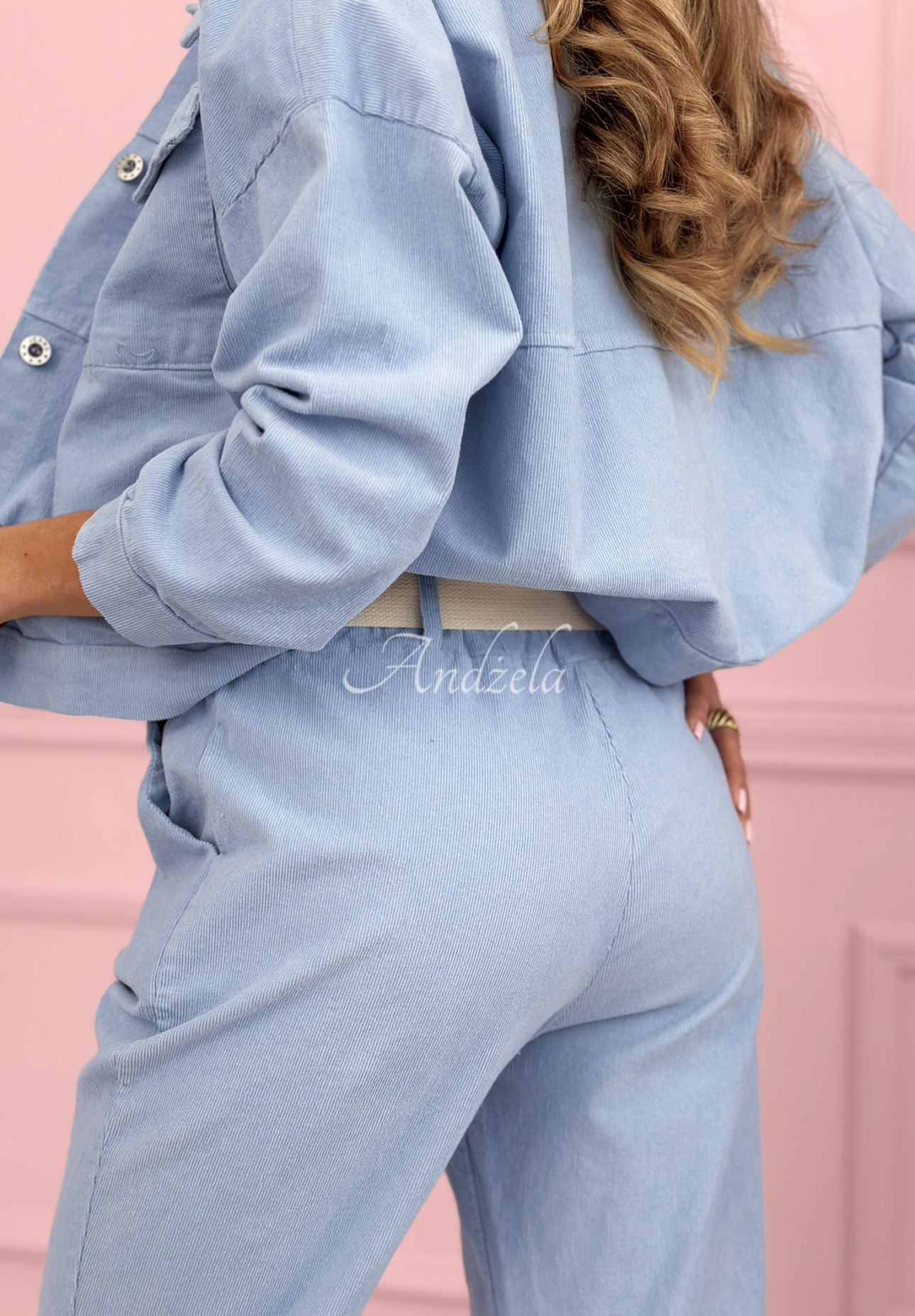 Menčestrové nohavice mom fit z bavlny Fooling Yourself blankytné