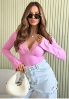Blúzka longsleeve z dekoltem i koronką Subtle Touch ružová