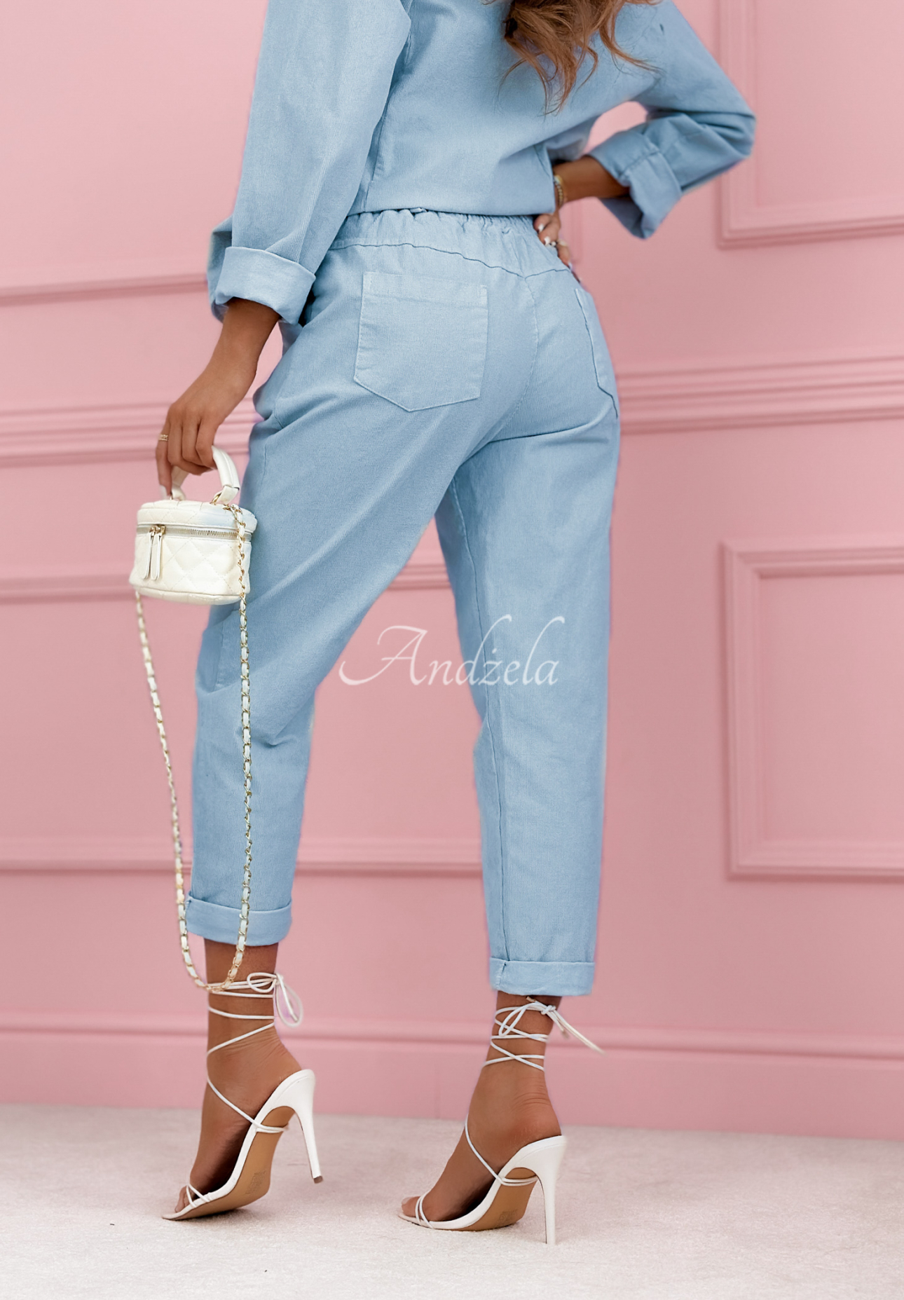 Menčestrové bavlnené nohavice mom fit Goodbye Lovely blankytné