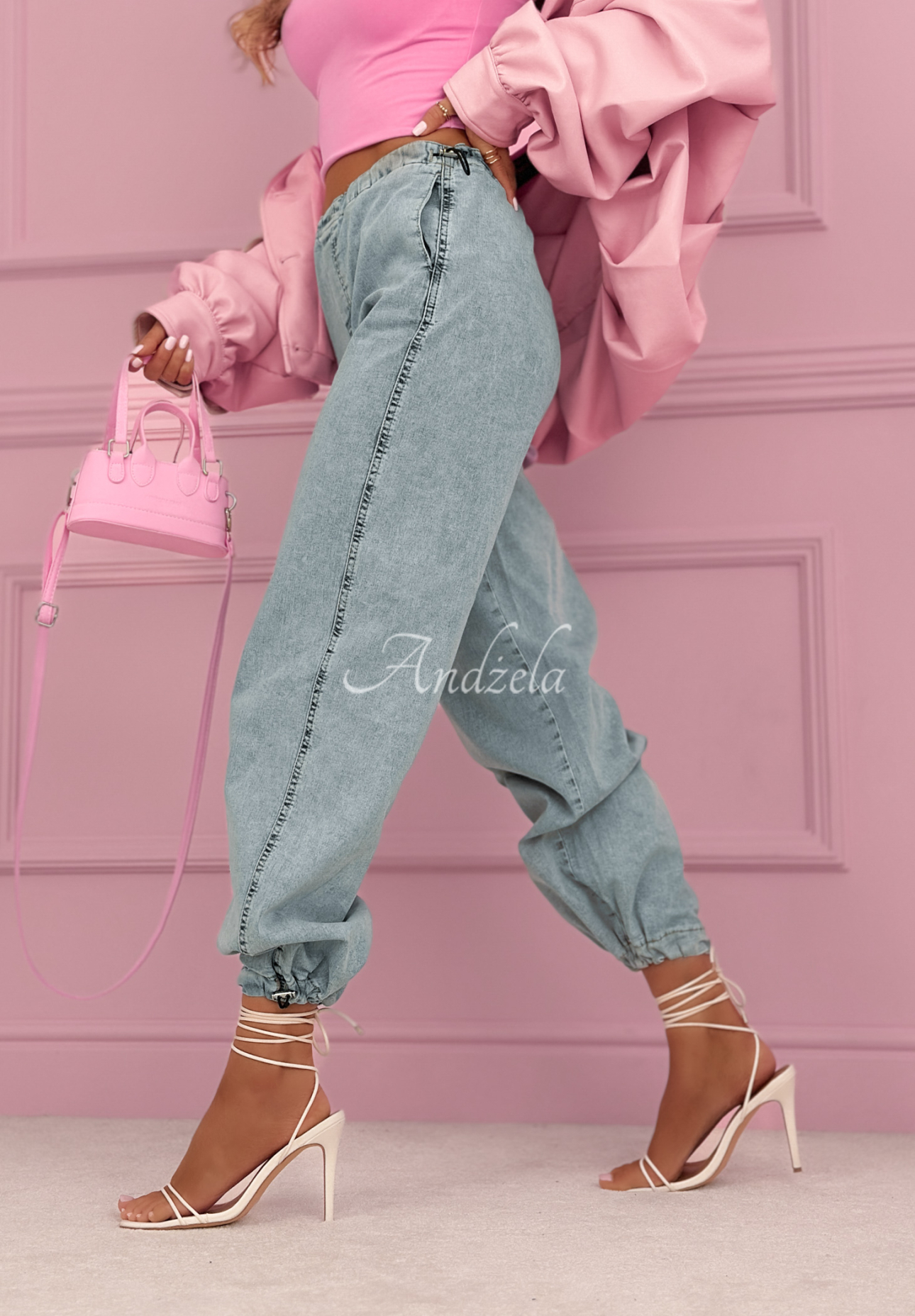 Džínsy joggery Beatricia svetlomodré