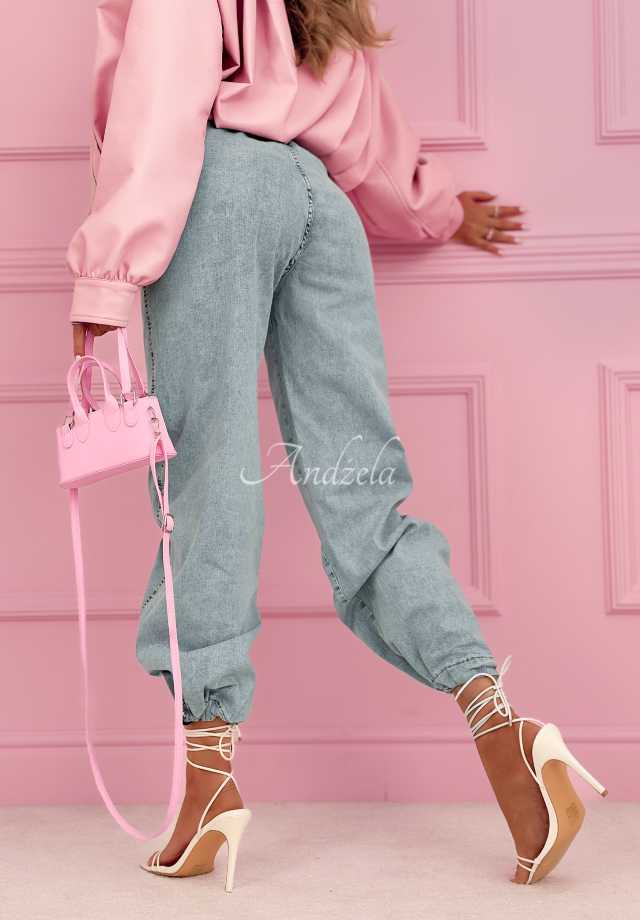 Džínsy joggery Beatricia svetlomodré