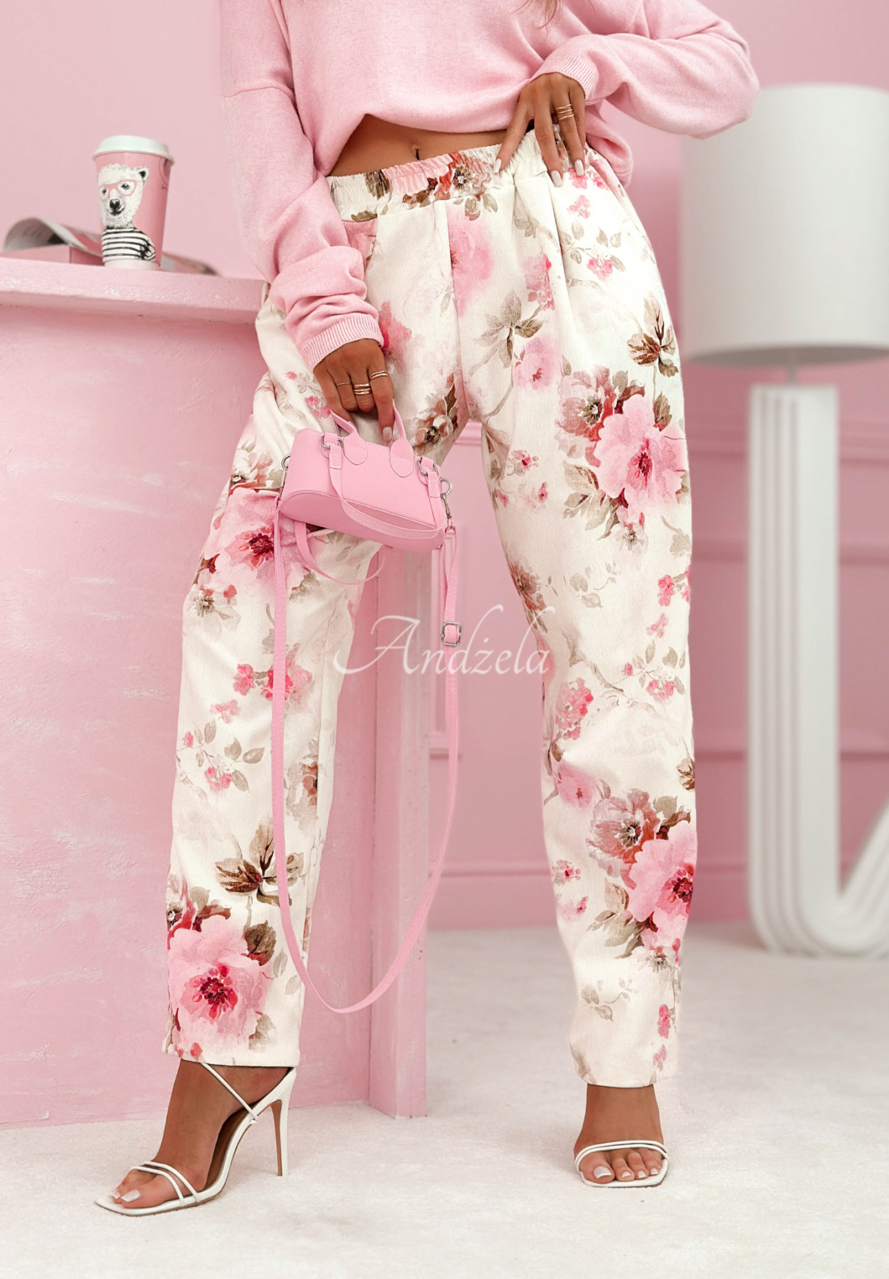 Menčestrové kvetinové nohavice z bavlny Florentine ecru