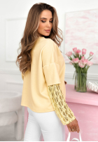Mikina z koronkowymi rękawami i serduszkiem Addison žltá