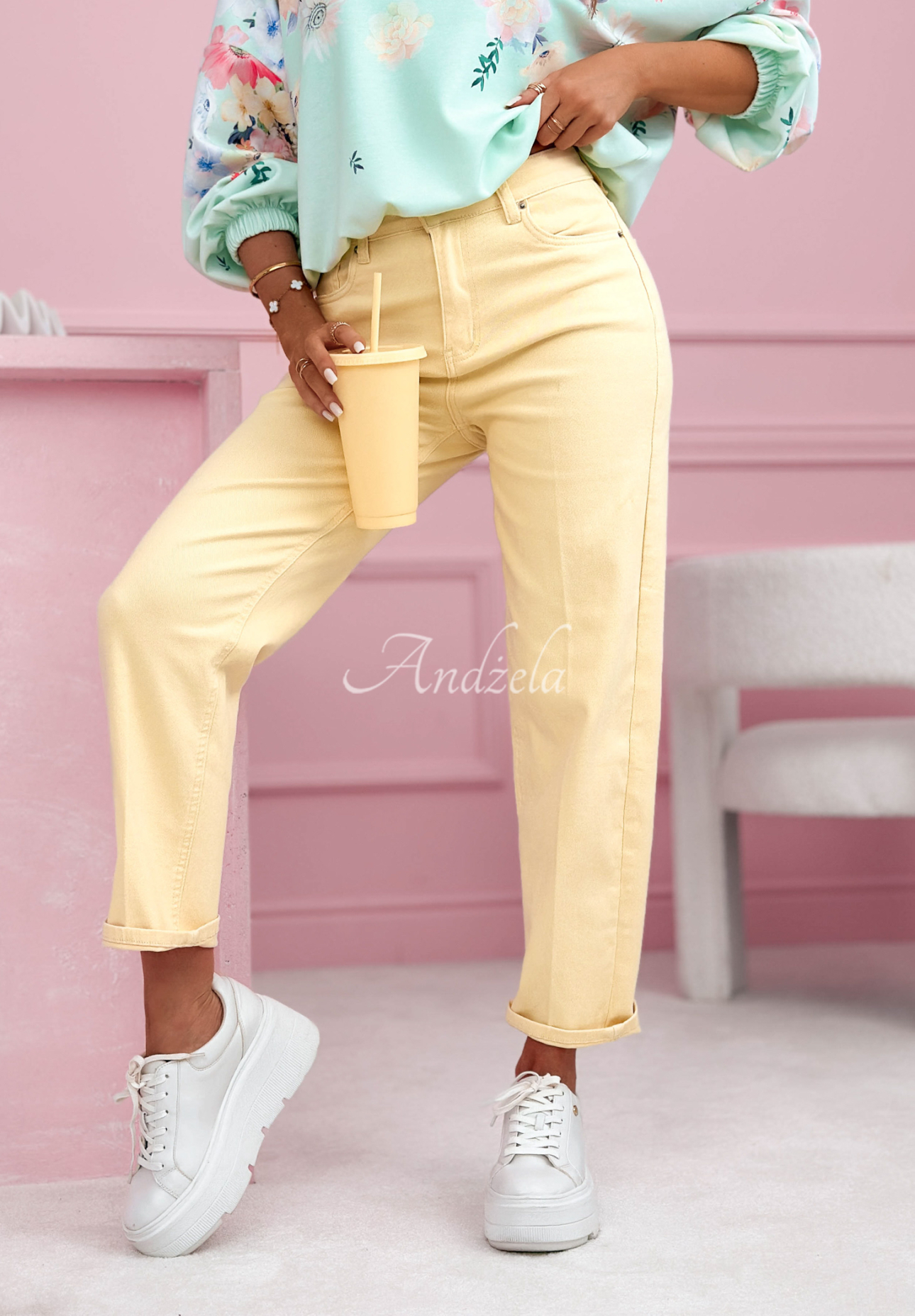 Džínsy mom fit Daphne žlté