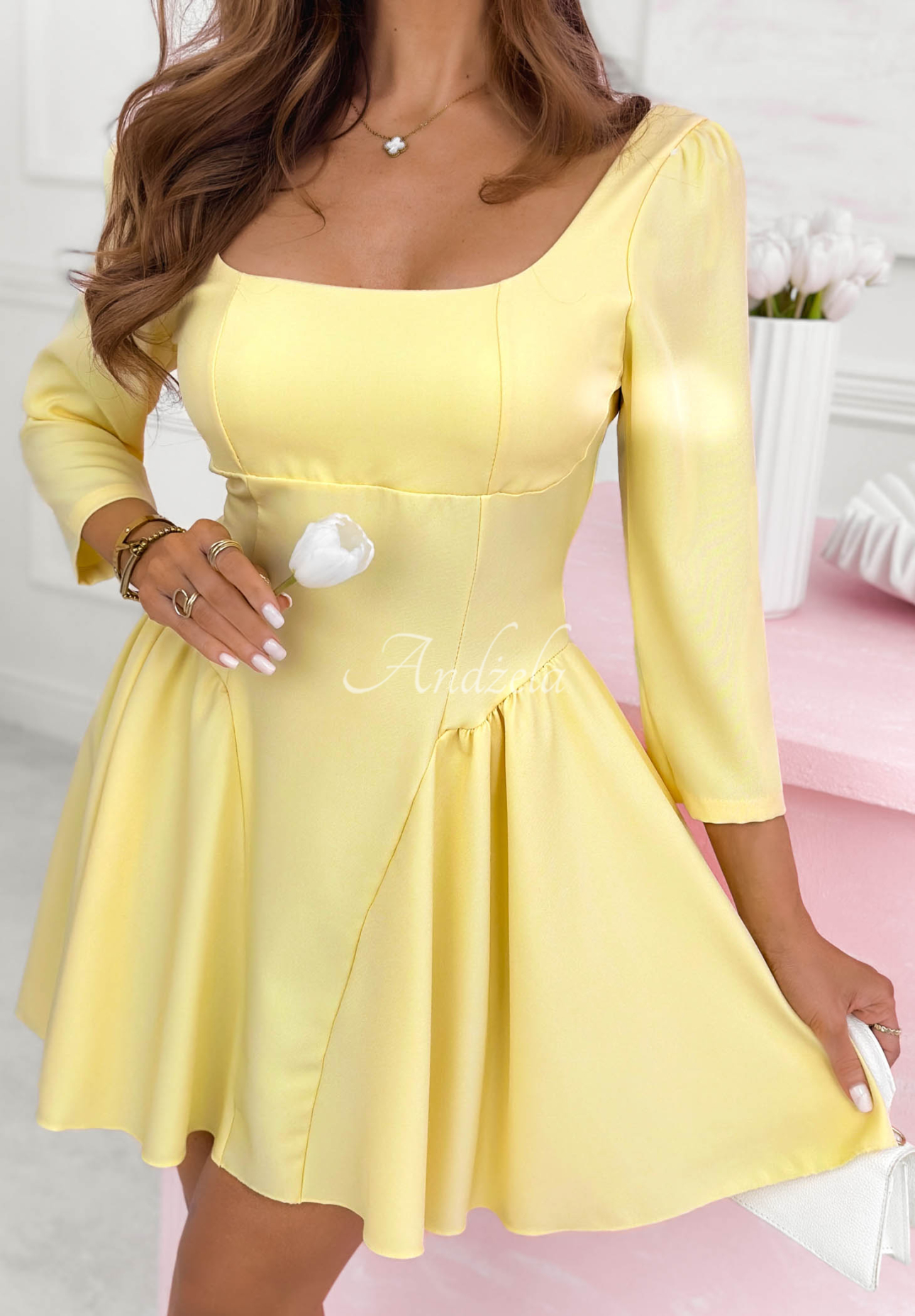 Rozšírené mini šaty s hranatým výstrihom Good Luck Baby žltá