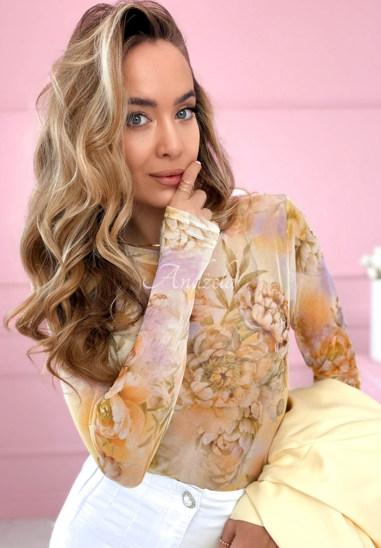 Sieťované body s kvetmi Skylar žlté