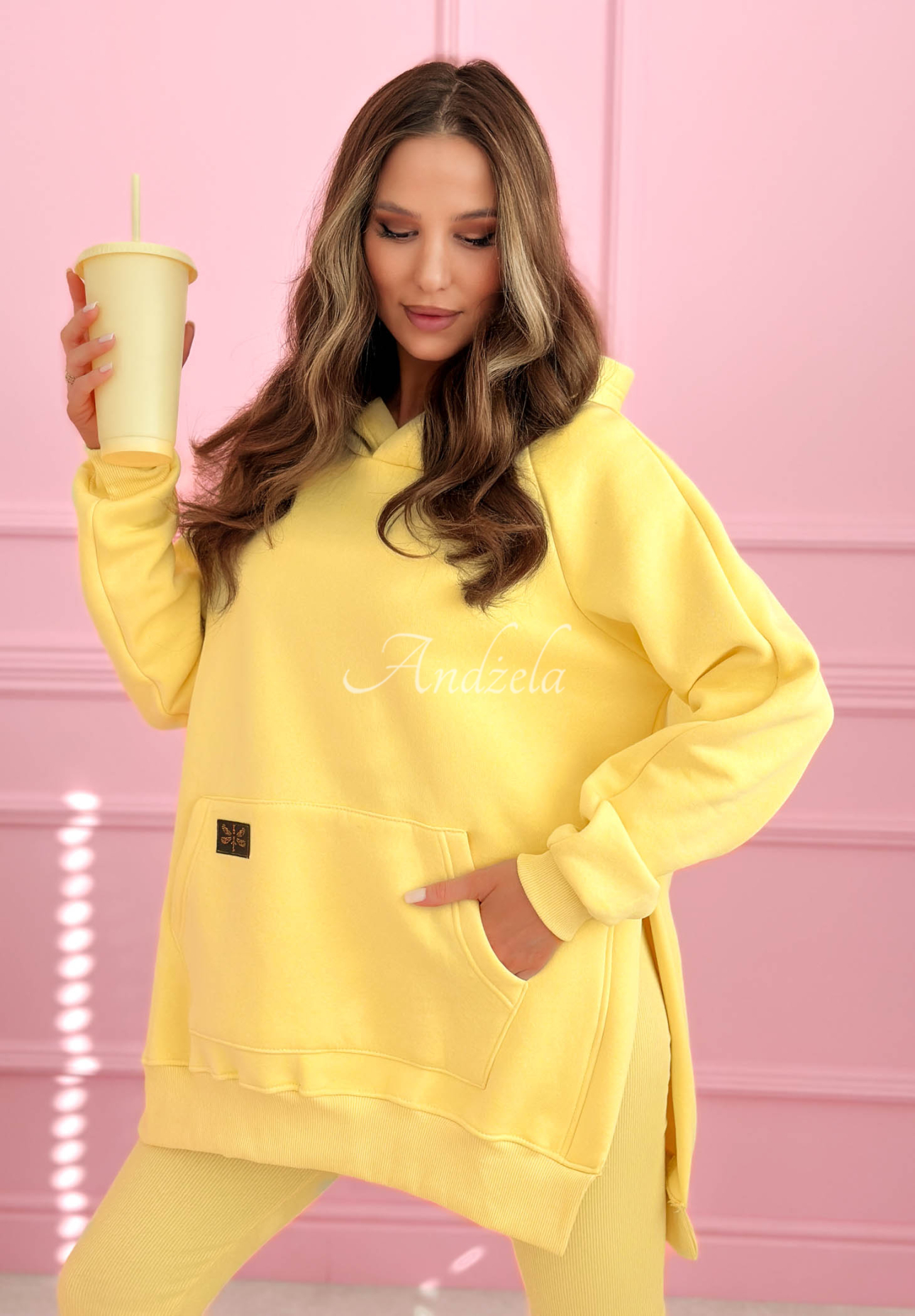 Mikina s vreckom s kapucňou Siempre žltá