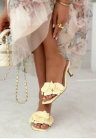 Skórzane Šľapky  na szpilce z kwiatami Faina púdrovo ružová