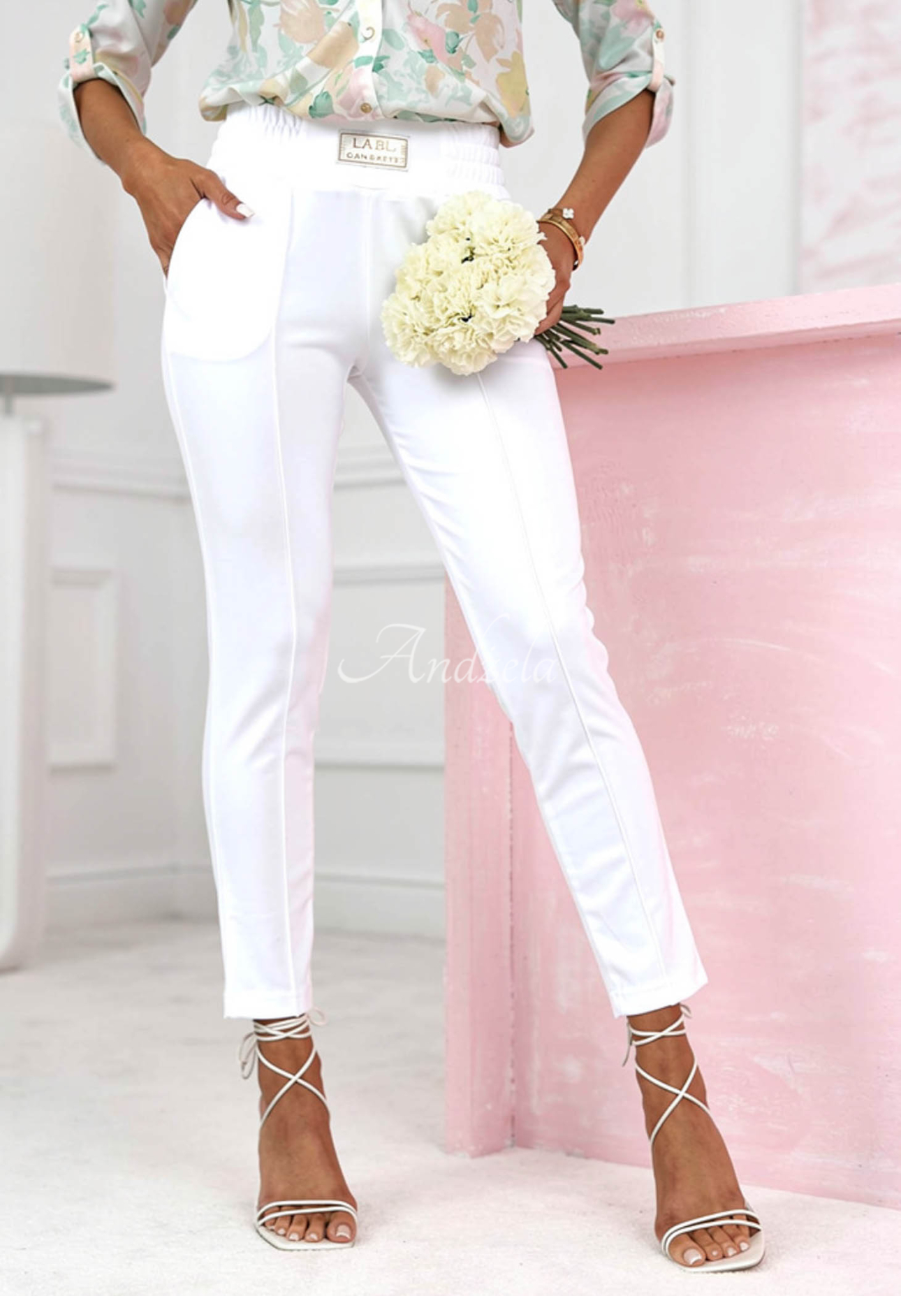 Látkové nohavice Pretty On Point ecru