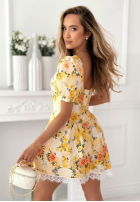 Kwiecista Šaty z bufkami i koronką Clementine žltá