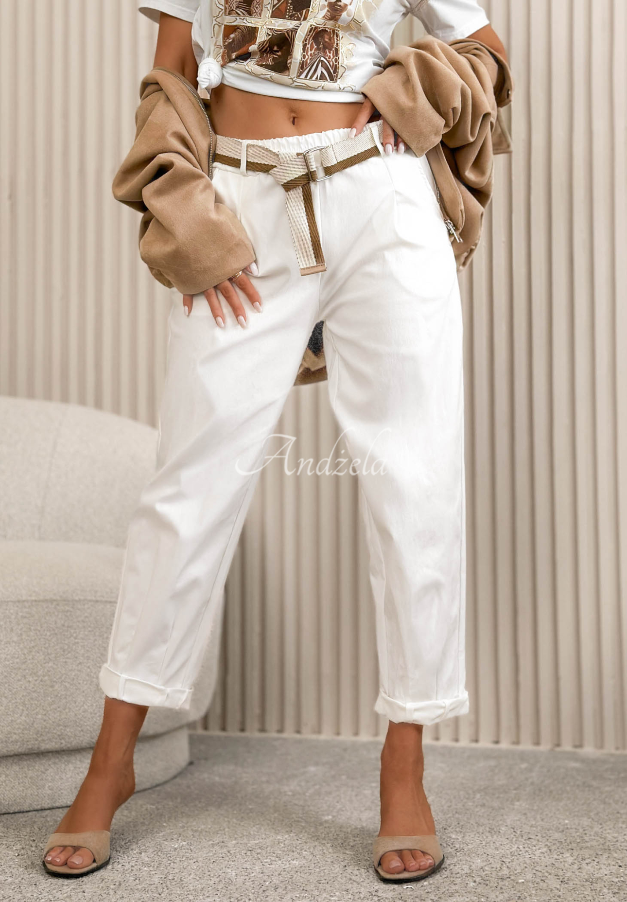 Viskózové nohavice mom fit s opaskom Riviera Escape ecru