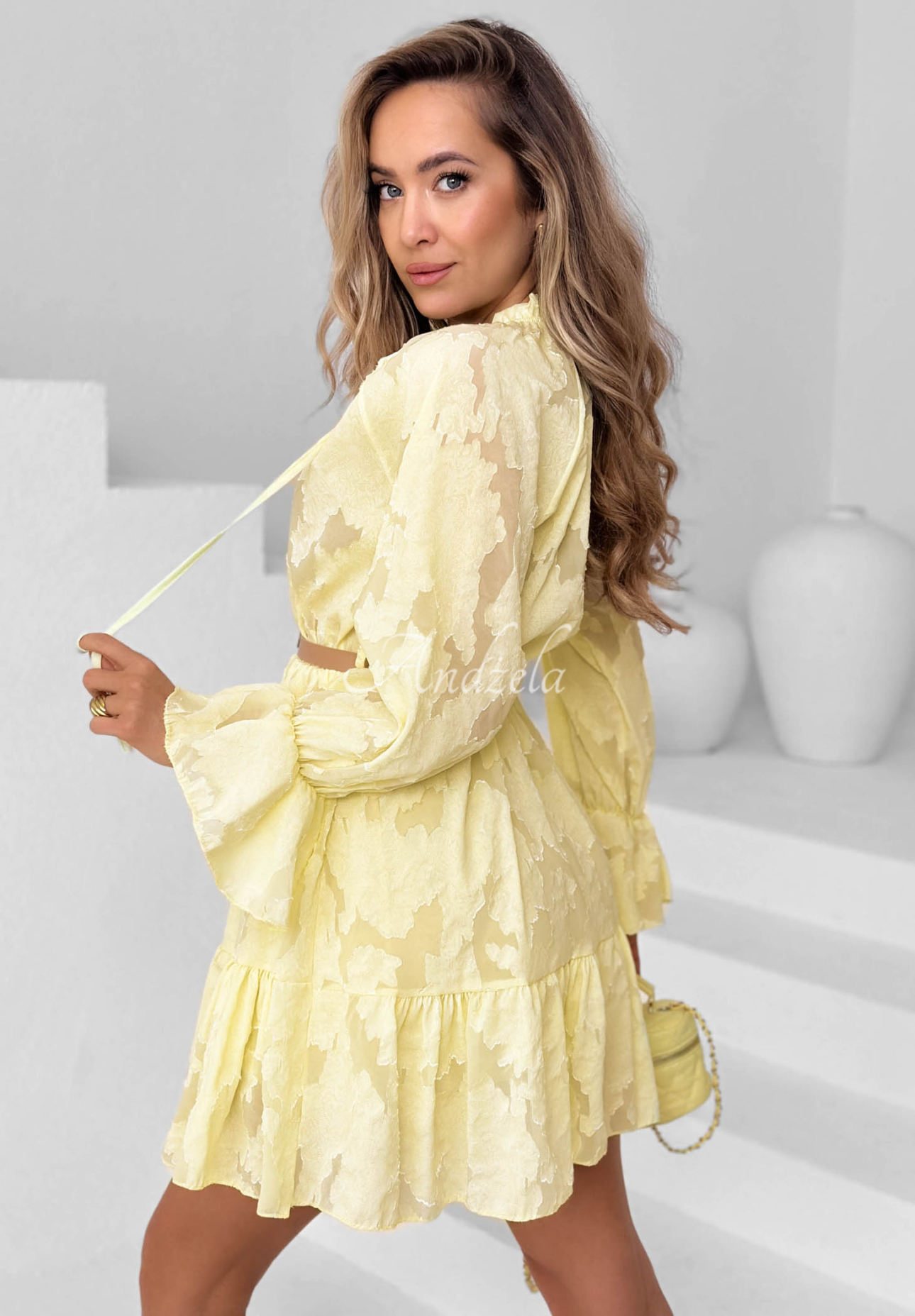 Šaty mini s volánikmi a opaskom Abigail žltá